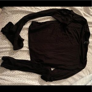 Black long sleeve crop top